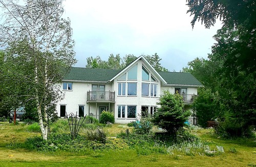 Little Current House | Honora Bay Hideaway