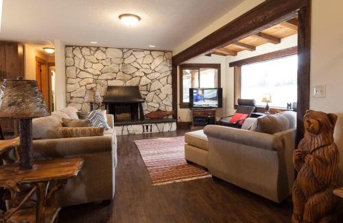 Parkdale House | Hood View 30 Day Minimum