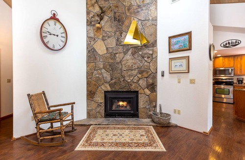 Sunriver House | HOOD03 - Remodeled Home, Private, Quiet Setting, Hot Tub