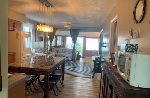 Ruthven Cottage | "Hook, Line,& Sinker"- At the edge of Erie; 7 days stay plus 1 chartering freen