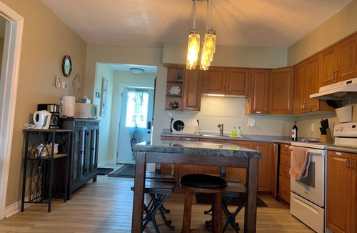 Ruthven Cottage | "Hook, Line,& Sinker"- At the edge of Erie; 7 days stay plus 1 chartering freen