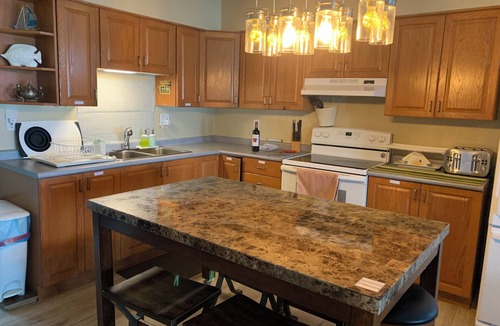 Ruthven Cottage | "Hook, Line,& Sinker"- At the edge of Erie; 7 days stay plus 1 chartering freen
