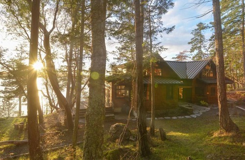 Orcas House | Hook's Nest- Magnificent Waterfront Home