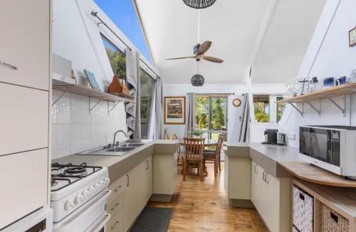 Tin Can Bay House | Hook Wine and Sinker