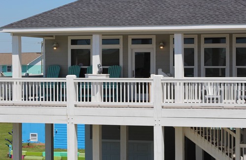 Crystal Beach Cabin | Hook, Wine, & Sinker - Crystal Beach, TX - Charming 3-bedroom Vacation Getaway!