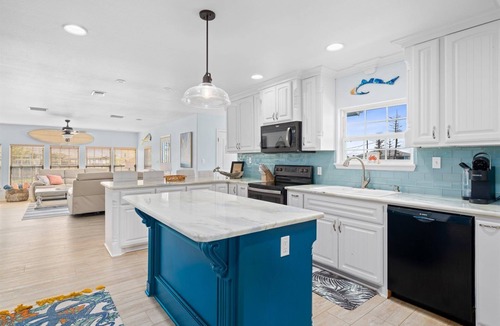 Rockport Cottage | Hook, Wine & Sinker by Miss Kitty’s