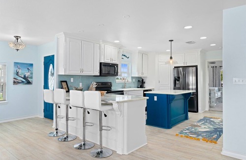 Rockport Cottage | Hook, Wine & Sinker by Miss Kitty’s