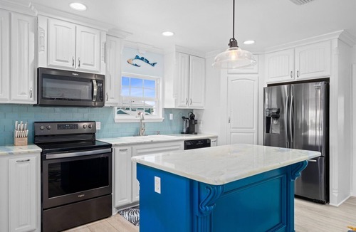 Rockport Cottage | Hook, Wine & Sinker by Miss Kitty’s