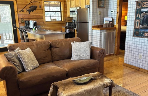 Pigeon Forge Cabin | Hooked on you - Cozy 1 Bedroom Cabin