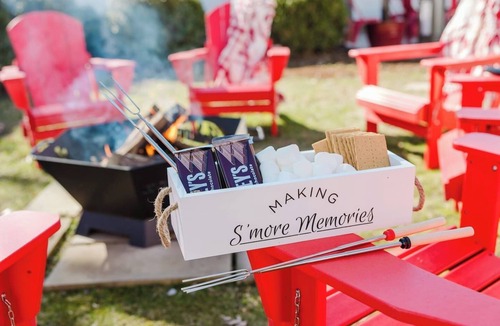 Bloomington House | Hoosier Memories! Luxury Stay, Steps from IU - Pool Table, Firepit & More