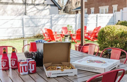 Bloomington House | Hoosier Memories! Luxury Stay, Steps from IU - Pool Table, Firepit & More