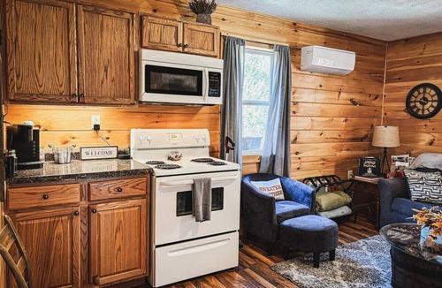Kurtz Apartment | Hoosier National Hideaway
