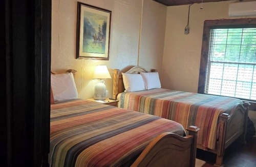 Talihina Hotel | Hootie Creek Guest House