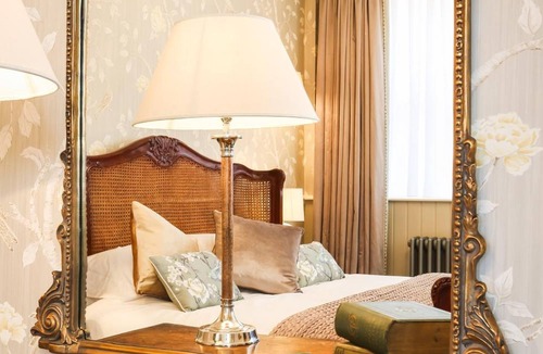 Thurnscoe Bed & Breakfast | Hooton Pagnell Hall