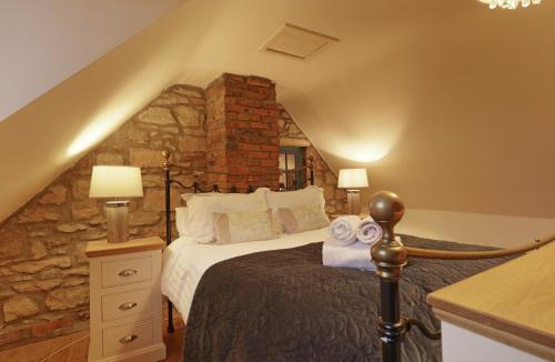 Whittingham House | Hoots Cottage