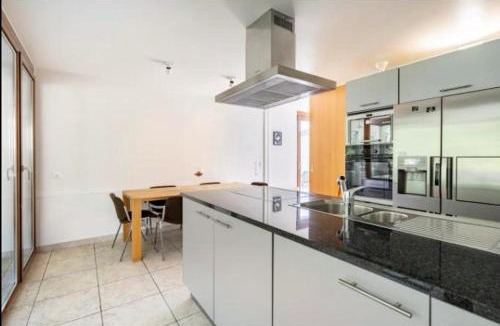 Belmont-sur-Lausanne Villa | Hop zanzibar 1