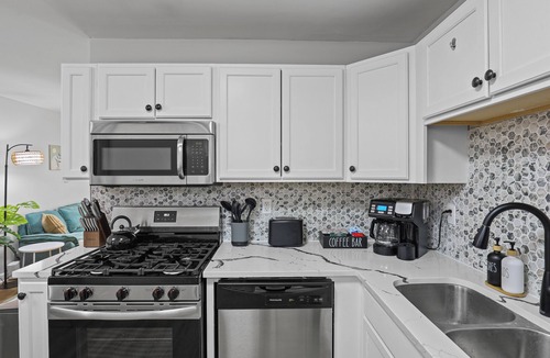 Romeoville House | Hope: 4BR 2BT House w/Fully Fenced Yard!