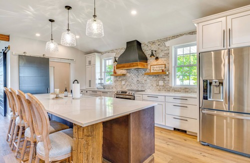 Needham House | Hope Retreat w/Furnished Deck Near Parks!