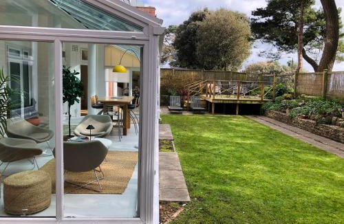 West Cliff Apartment | Hoppapill House