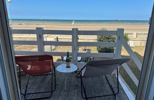 Asnelles House | Horizon Bleu II, seafront/garden/parking/wifi