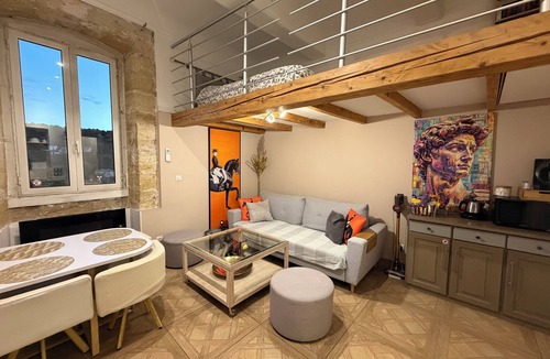 Les Pennes-Mirabeau Apartment | Horizon Dans le Vieux Village des Pennes
