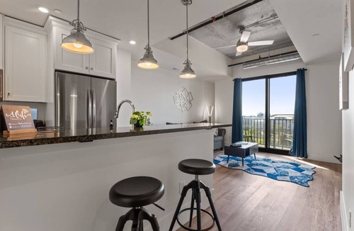 Northeast South Bend Apartment | Horizon Glow | High Rise | Downtown South Bend ND