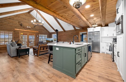 Rogers House | Horizon Hideaway-ON Beaver Lake-Hot Tub-Sunroom