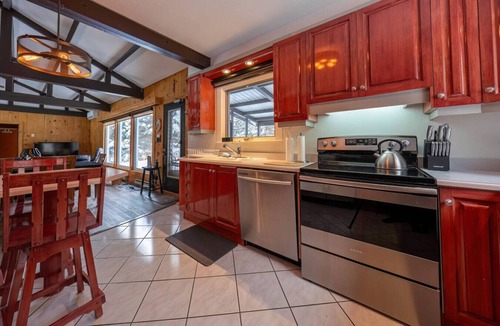 Madawaska County Ski Chalet | Horizon/Lakefront/Skidoo & Nature Adventure
