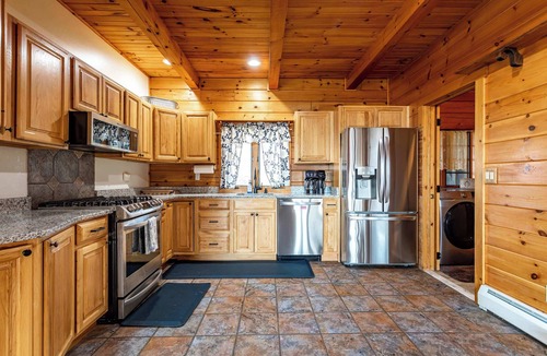 Lake Ariel House | Horizon Retreat | Hot Tub | Lake Views | Game Room