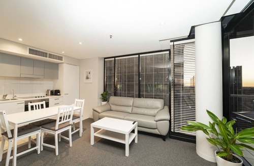 Adelaide Central Business District Apartment | Horizons 1402