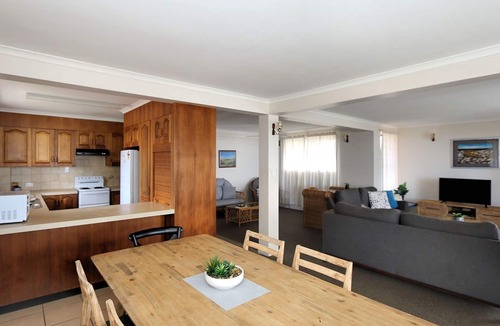 Bargara House | Horizons 3-16 Miller Bargara