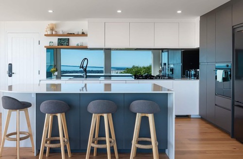 Rosebud House | Horizons on Hove with Heated Spa