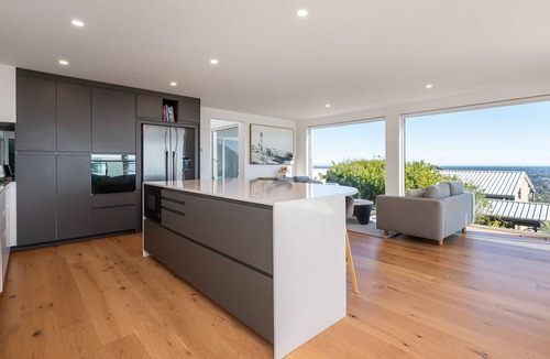 Rosebud House | Horizons on Hove with Heated Spa