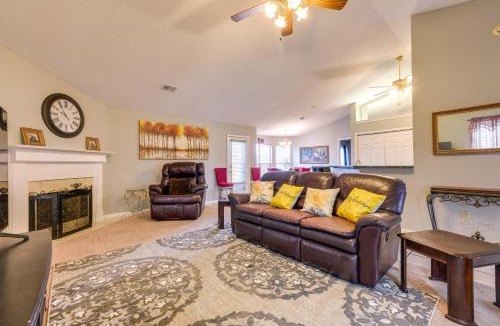 Horn Lake House | Horn Lake Home w/Yard: 8 Mi to Graceland!