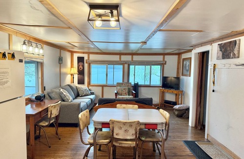 Cecebe Cottage | Horn Lake, Lakefront Cottage (4 Season), Burk's Falls