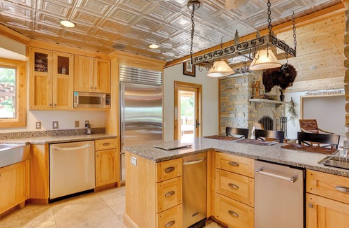 Deering Cabin | Hornersville Vacation Rental w/Private Pond!