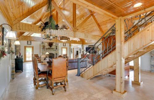 Deering House | Hornersville Vacation Rental w/Private Pond!