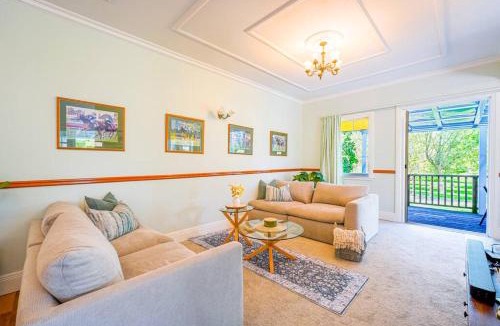 Dairy Flat House | Horse Club Retreat 3 Bedrooms