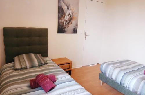 Saint-Martin-en-Biere Apartment | Horse dream