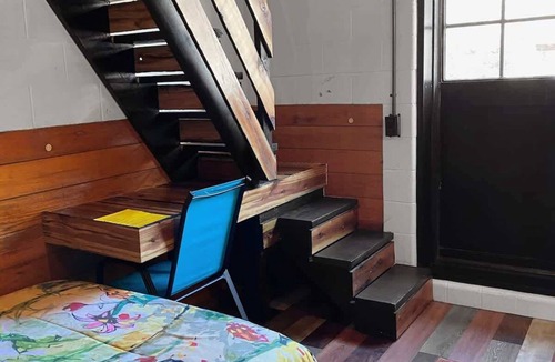 Lebanon Hostel | Horse Stall Suite 7 TOM JONES B & B Fun!