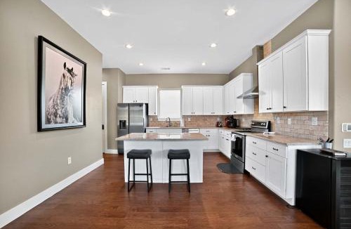 Horseshoe Bay West House | Horseshoe Bay Hideout