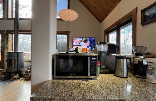 Clawson Cabin | Horseshoe Cabin: Spacious & Quiet, Mountain Views