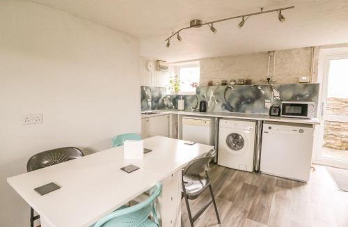 Felinfach House | Horseshoe Cottage Aberaeron