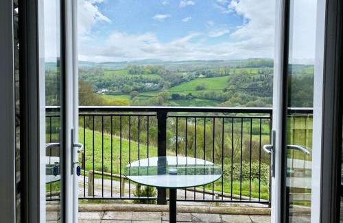 Felinfach House | Horseshoe Cottage Aberaeron