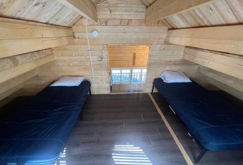 Seguin House | Horseshoe Lake Beachside Cottage