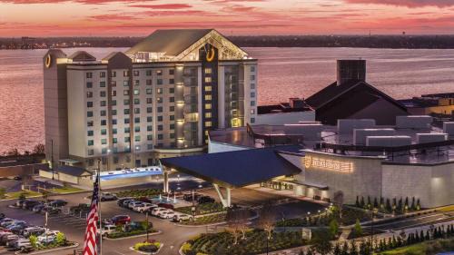 Westlake Resort | Horseshoe Lake Charles, A Caesars Destination