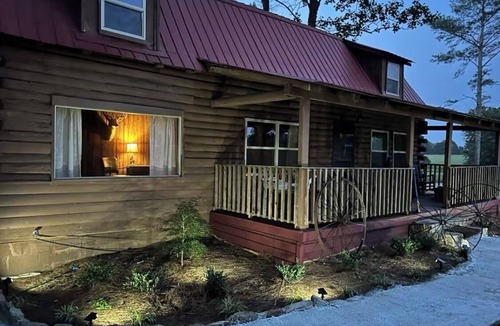 Albertville Cabin | Horseshoe Lodge Rustic Log Cabin Home Completely Restored With Pool