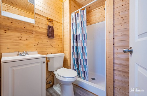 Midland House | Horseshoe Lodges Cabins & RV Park