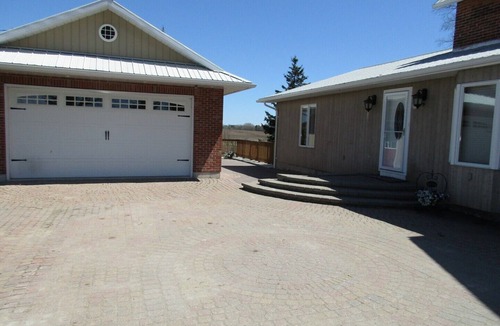 Oro-Medonte House | Horseshoe Valley Fieldview Farm