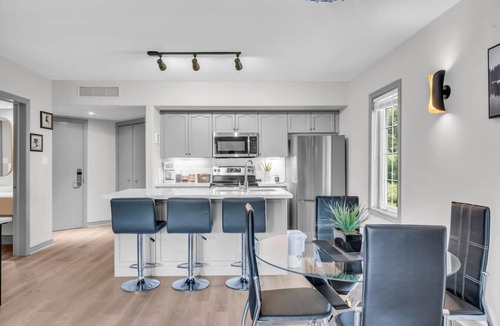 Oro-Medonte Condo | Horseshoe Valley Resort ,KING Bd 55”Tv Spa Skiing